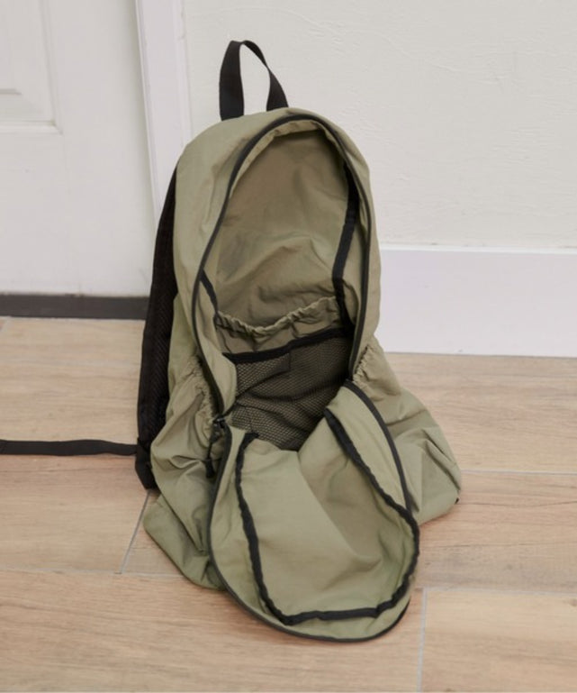 ドローストリンングバックパック