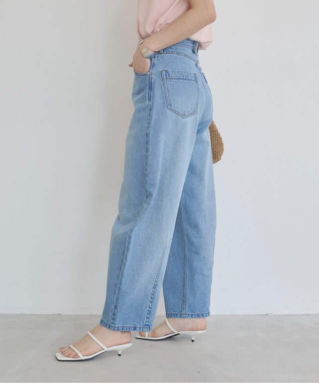 カーブデニムパンツ