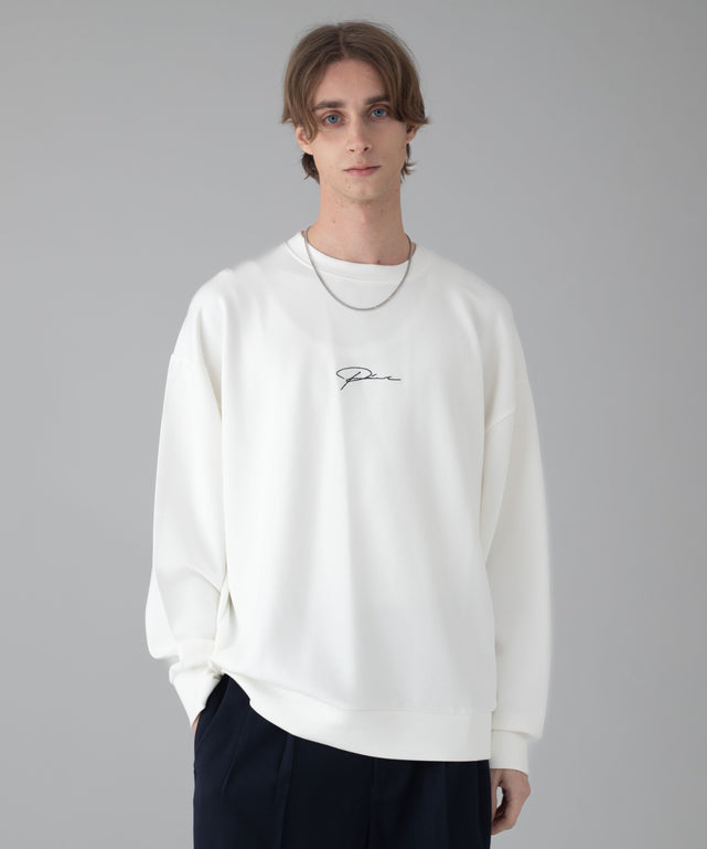 アクセ付きフォトグラフィックプルオーバー/ホワイト モデル：178cm L着用