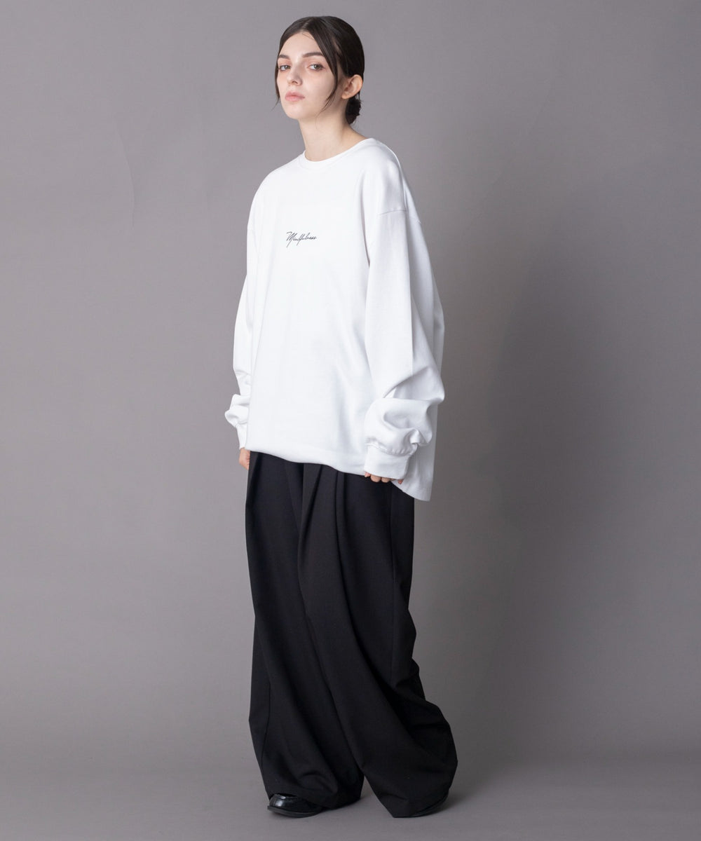 ホワイト モデル：162cm L着用