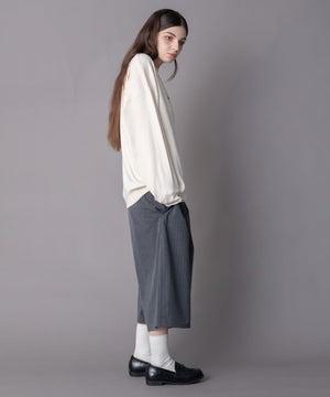 オフホワイト モデル：162cm M着用