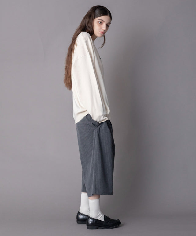 オフホワイト モデル：162cm M着用