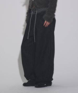 ブラック モデル：163cm S着用