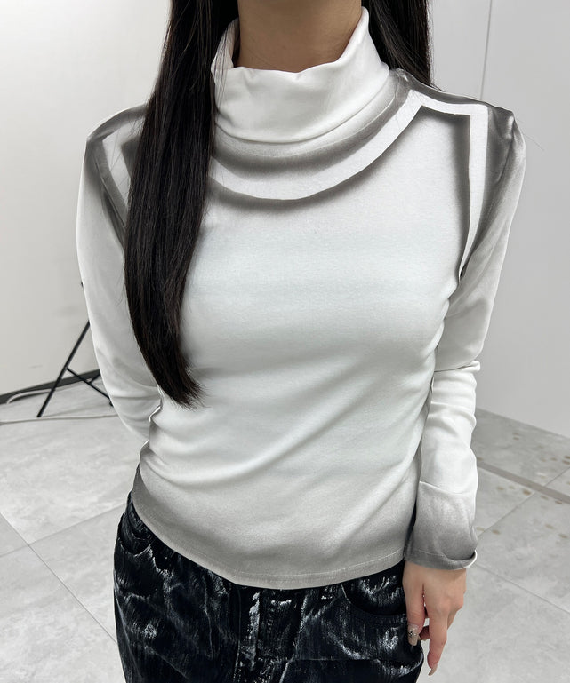 ホワイト モデル：154㎝ FREE着用