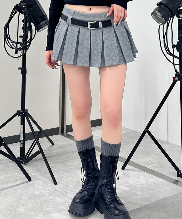 ベルト付きダブルウエストプリーツミニスカパン/杢グレー モデル：154㎝ S着用