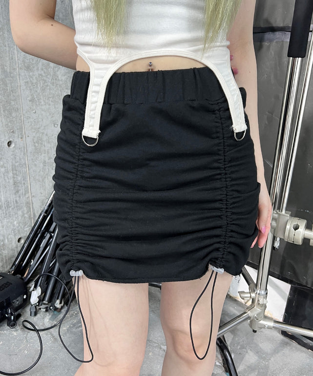 ドロストギャザーミニスカート/ブラック モデル：159㎝ FREE着用