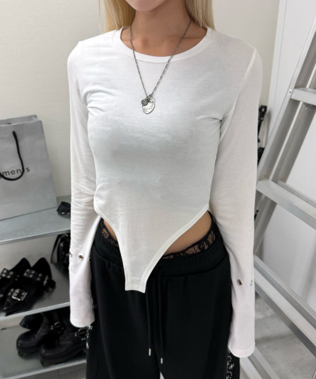 ホワイト モデル：160㎝ F着用