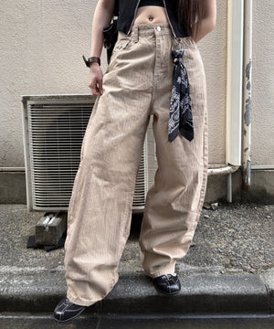 ベージュ モデル：159cm S着用