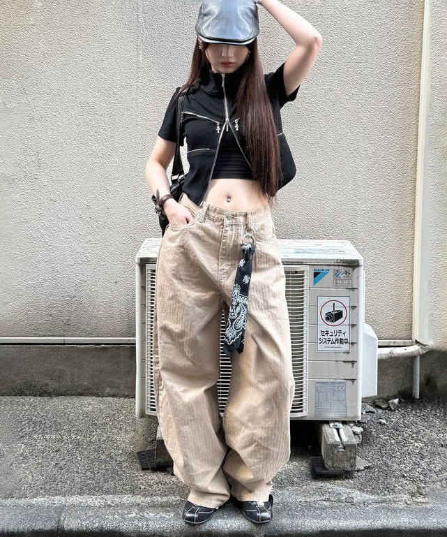 ベージュ モデル：159cm S着用