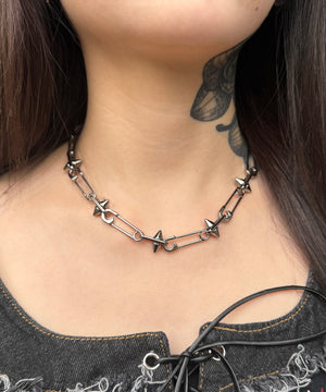 ブラック