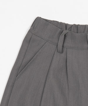 タックショートパンツ