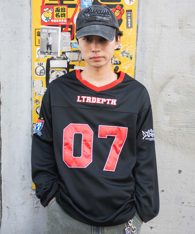 ブラック　モデル:171cm L着用