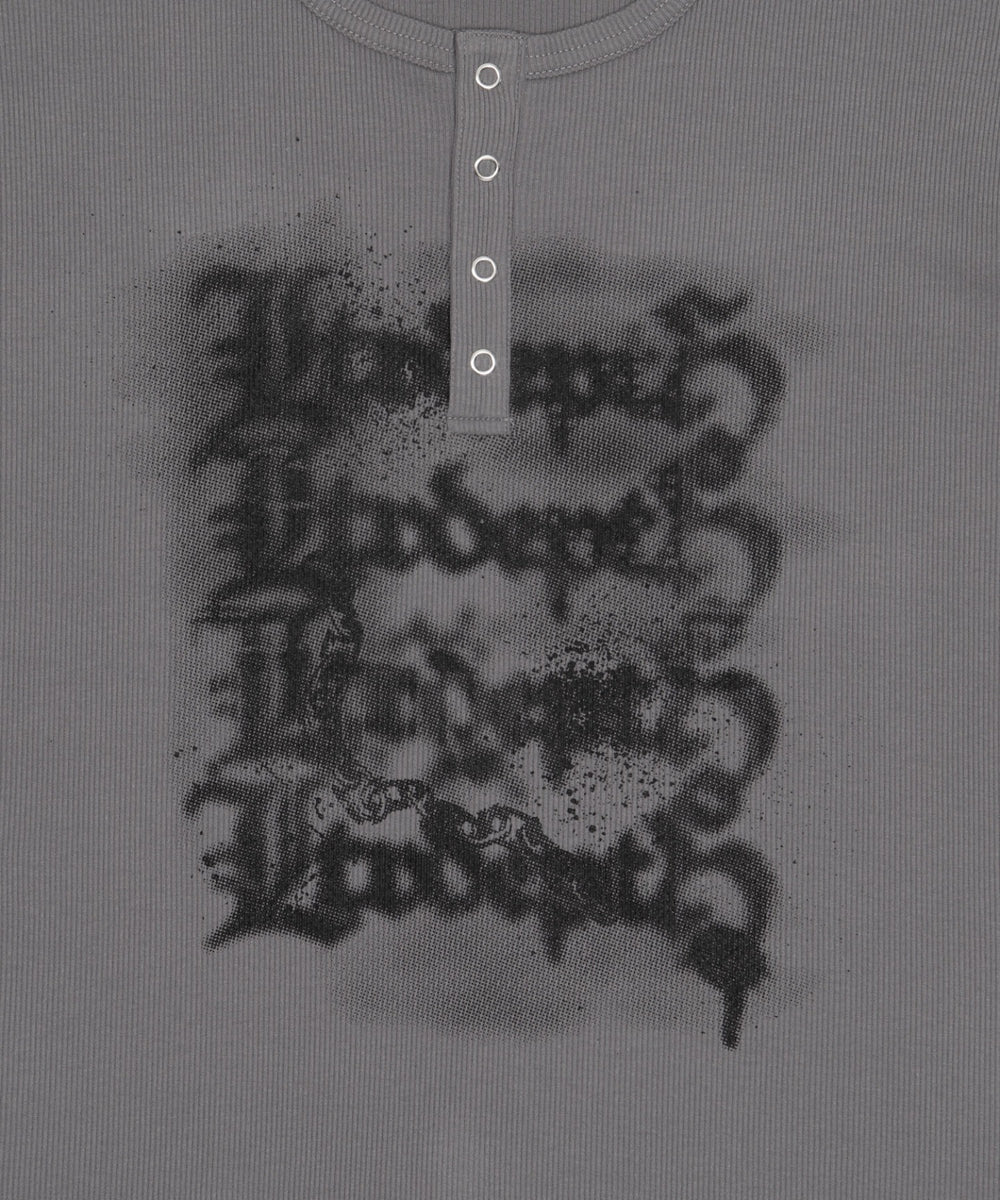 グラフィックヘンリーネックT（SS）