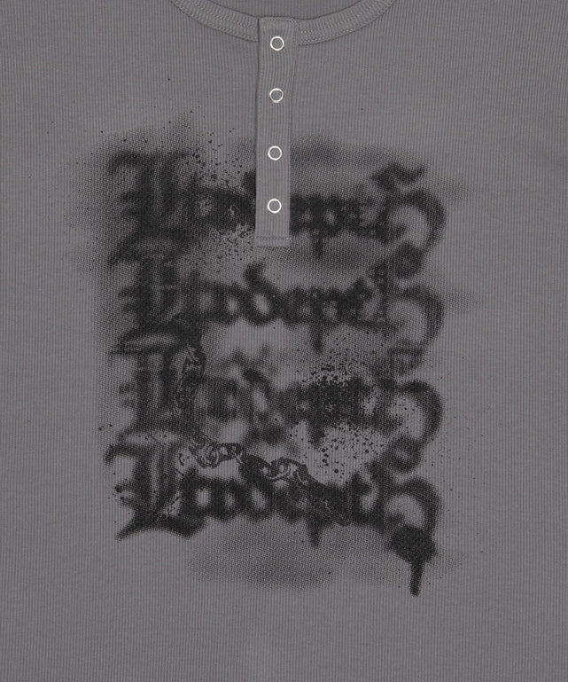 グラフィックヘンリーネックT（SS）