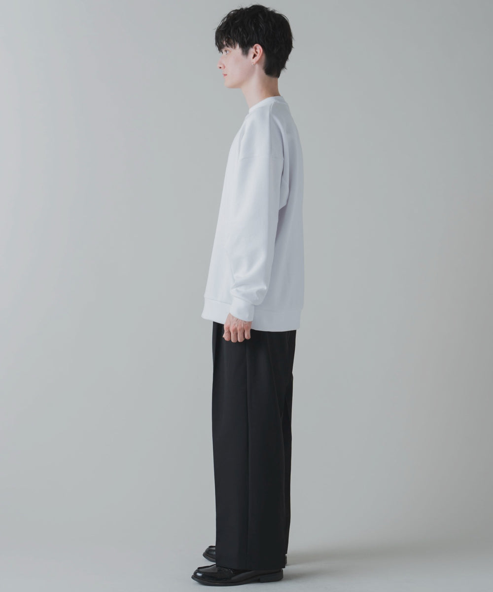 ホワイト モデル：180cm L着用