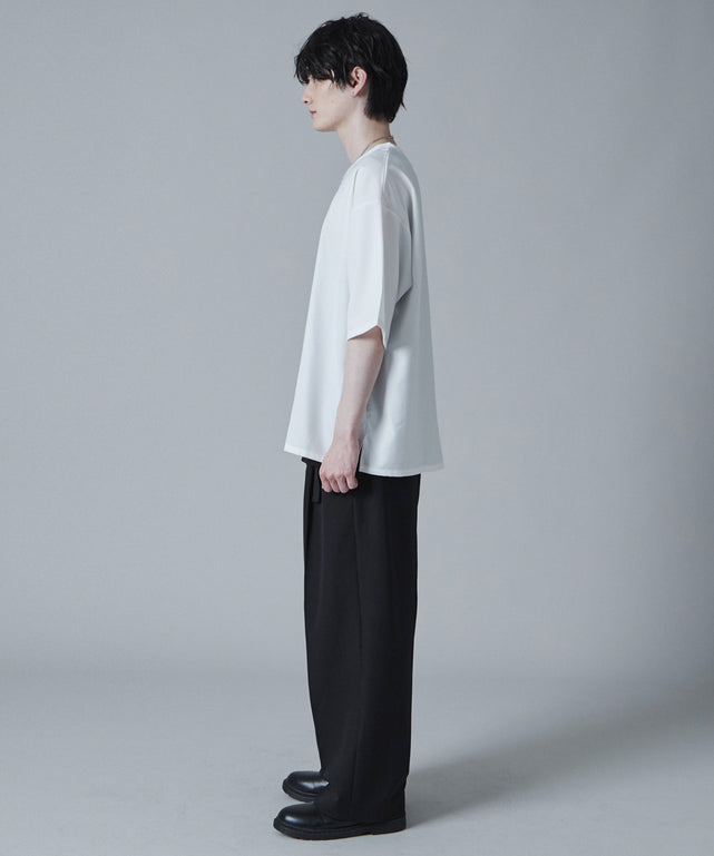 ホワイト モデル：180cm L着用