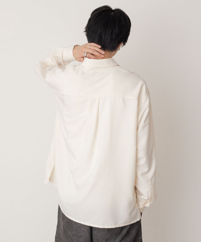 オフホワイト モデル：180cm L着用