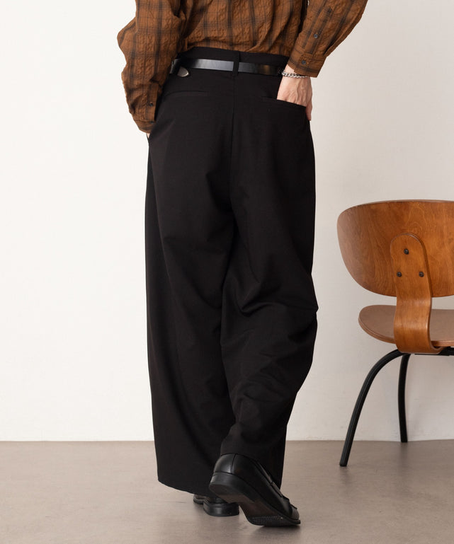 ブラック モデル：180cm L着用