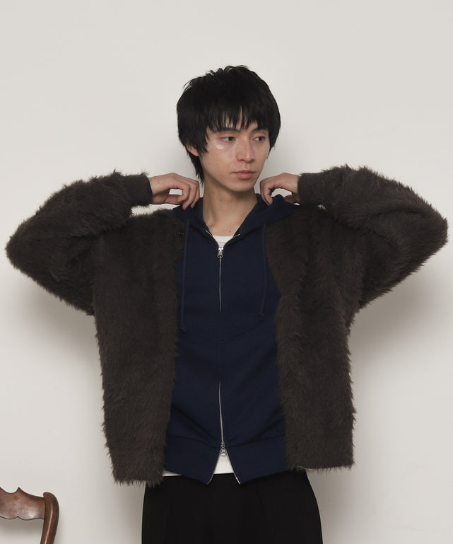 フェザーニットボタンシャツ/ﾁｬｺｰﾙ モデル：180cm L着用