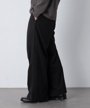 ブラックストライプ モデル：180cm L着用