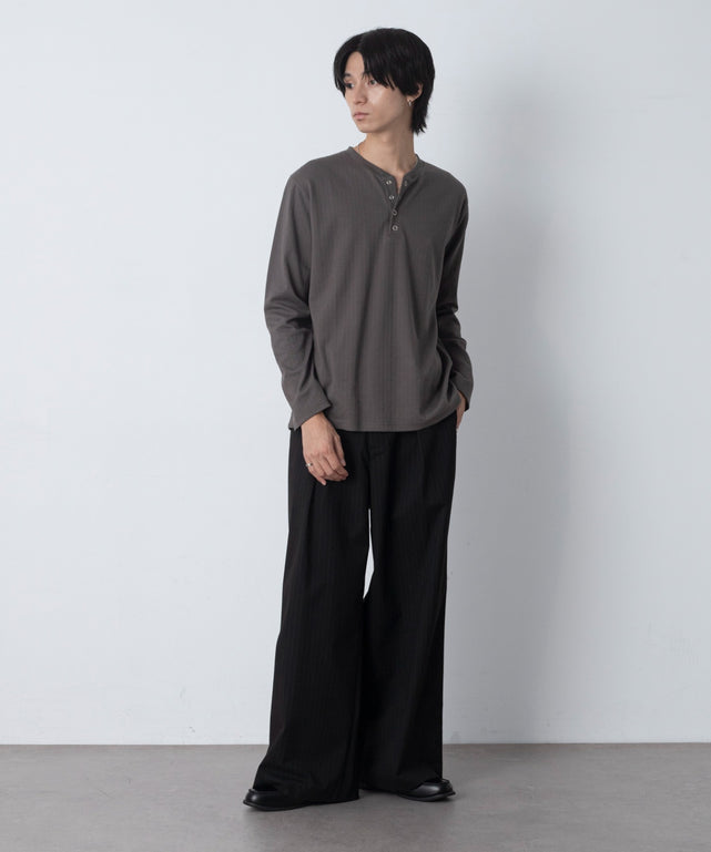 ブラックストライプ モデル：180cm L着用