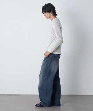 ホワイト モデル：180cm L着用