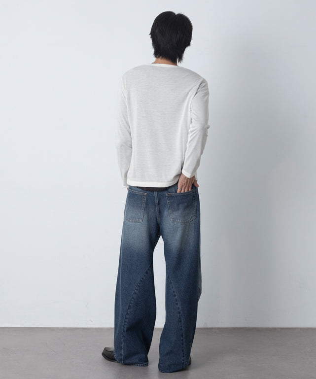 ホワイト モデル：180cm L着用