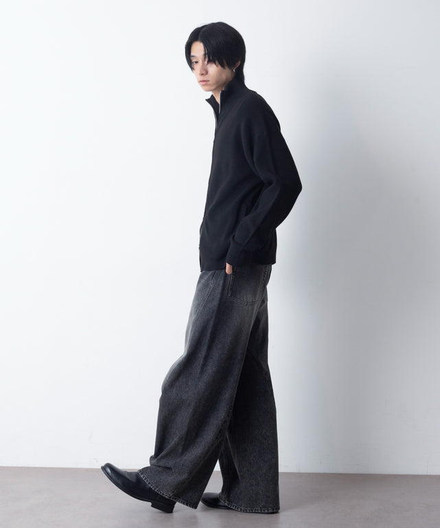 ブラック モデル：180cm L着用
