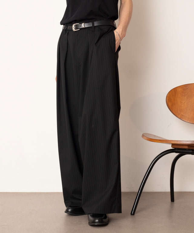 ブラックストライプ モデル：180cm L着用