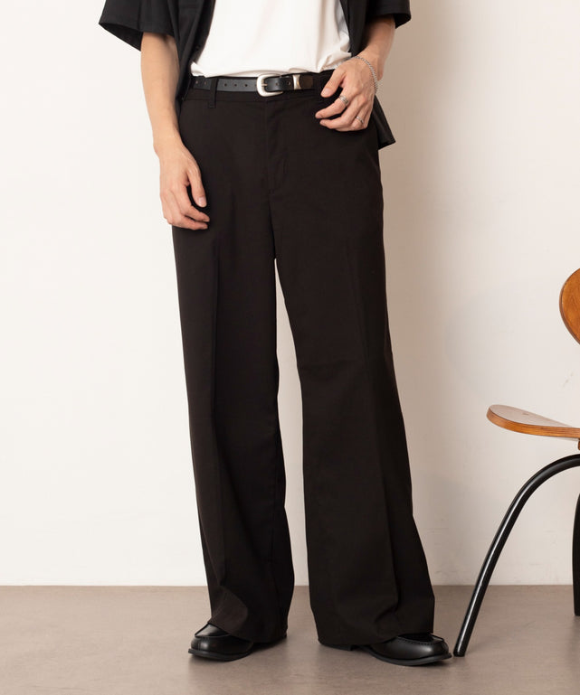 ワイドストレートスラックス/ブラック モデル：180cm L着用