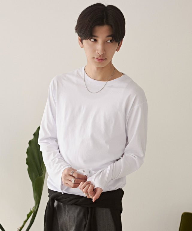 ホワイト モデル：180cm L着用