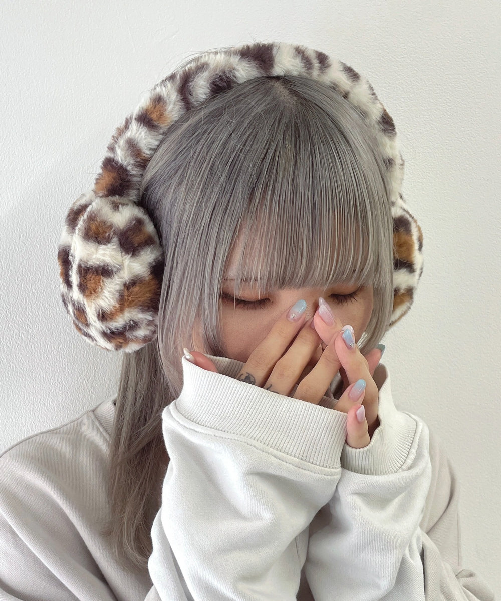ベージュ