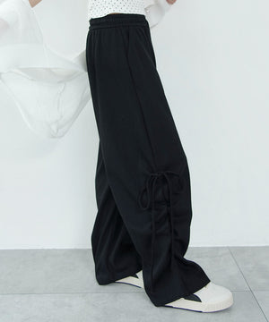 ブラック　モデル：159cm F着用