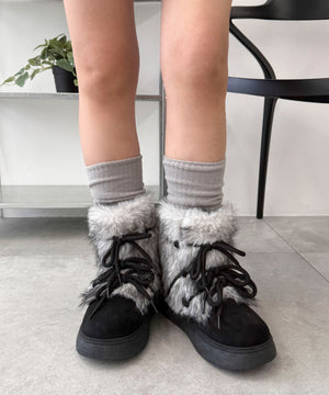 ブラック