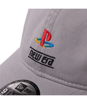 グレー