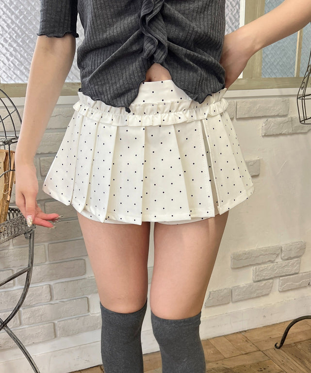 フリルデザインドットミニスカート/ホワイト モデル：157㎝ F着用