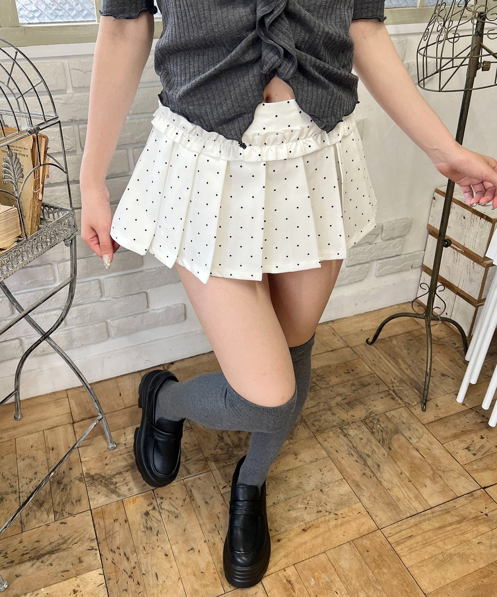 ホワイト モデル：160㎝ F着用