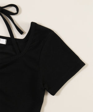 シンプルチョーカーTシャツ