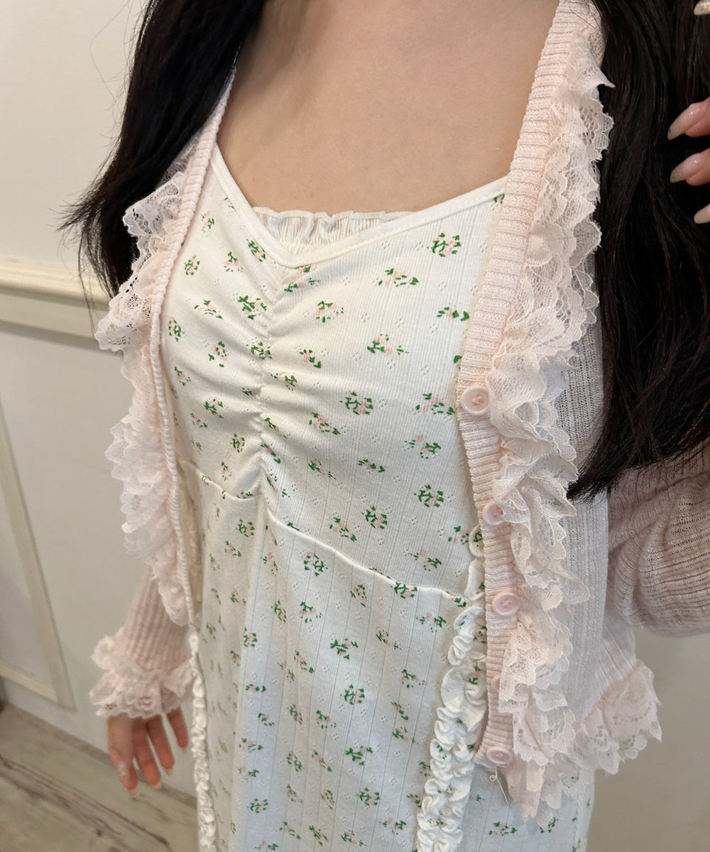 ホワイト モデル：155㎝ F着用