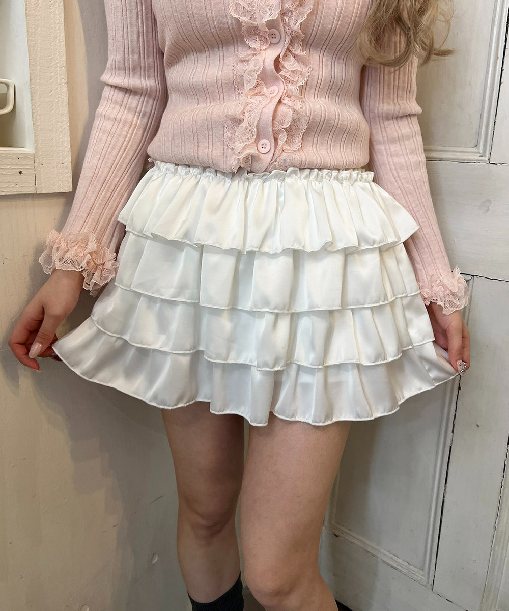 ホワイト モデル：160㎝ F着用