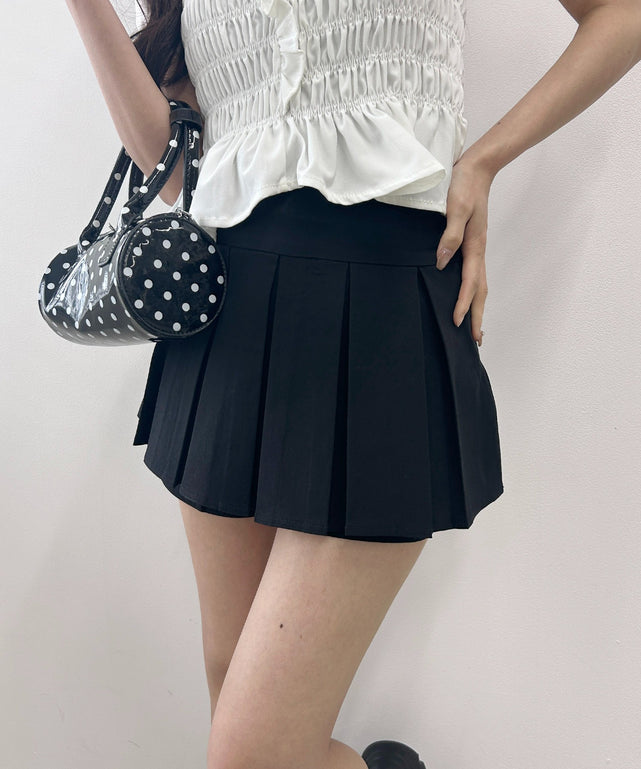 プリーツドッキングショートパンツ/ブラック モデル：157㎝ F着用