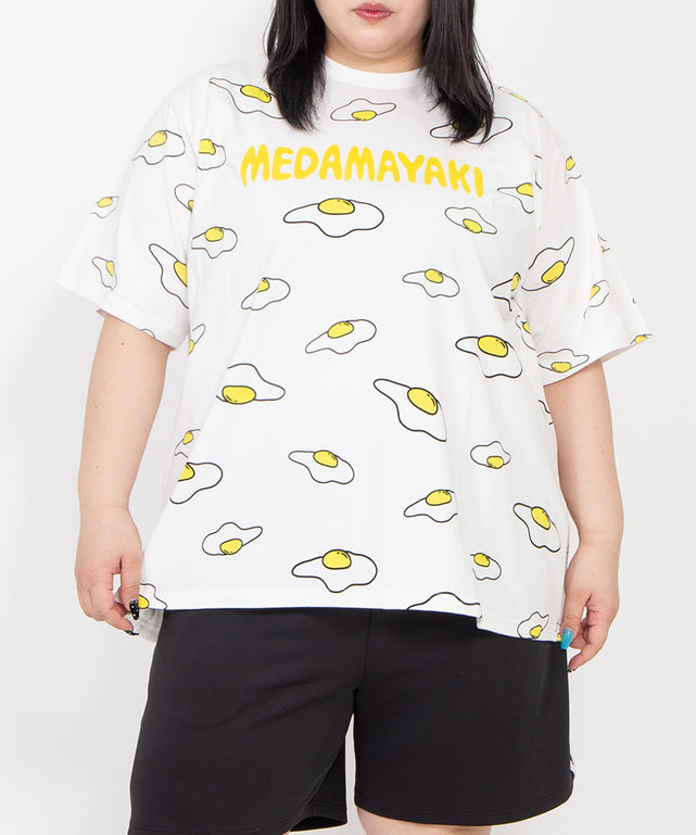 【新サイズ】目玉焼き総柄Tシャツ/モデル：163cm サイズ4