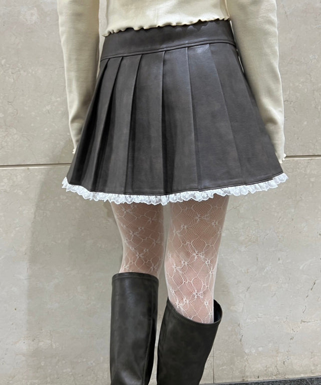 レースパイピングPUスカート