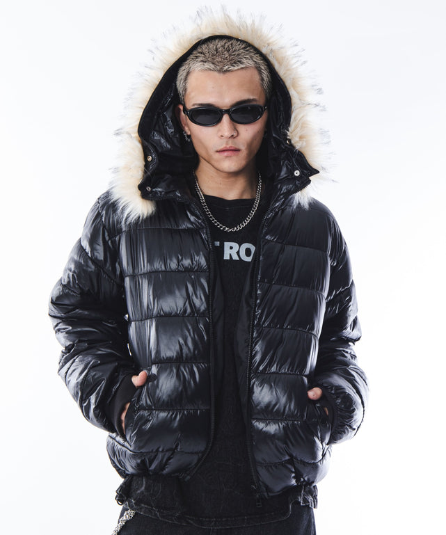 2WAYシャイニーパファーフーディー/ブラック モデル：180cm L着用