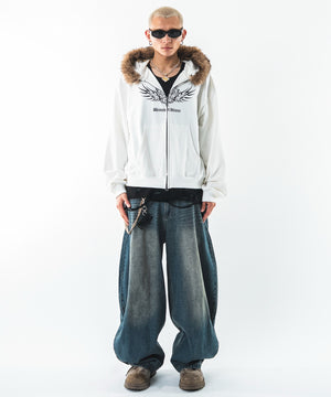 ホワイト モデル：180cm L着用