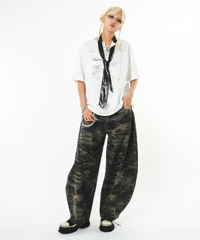ホワイト モデル：172cm FREE着用