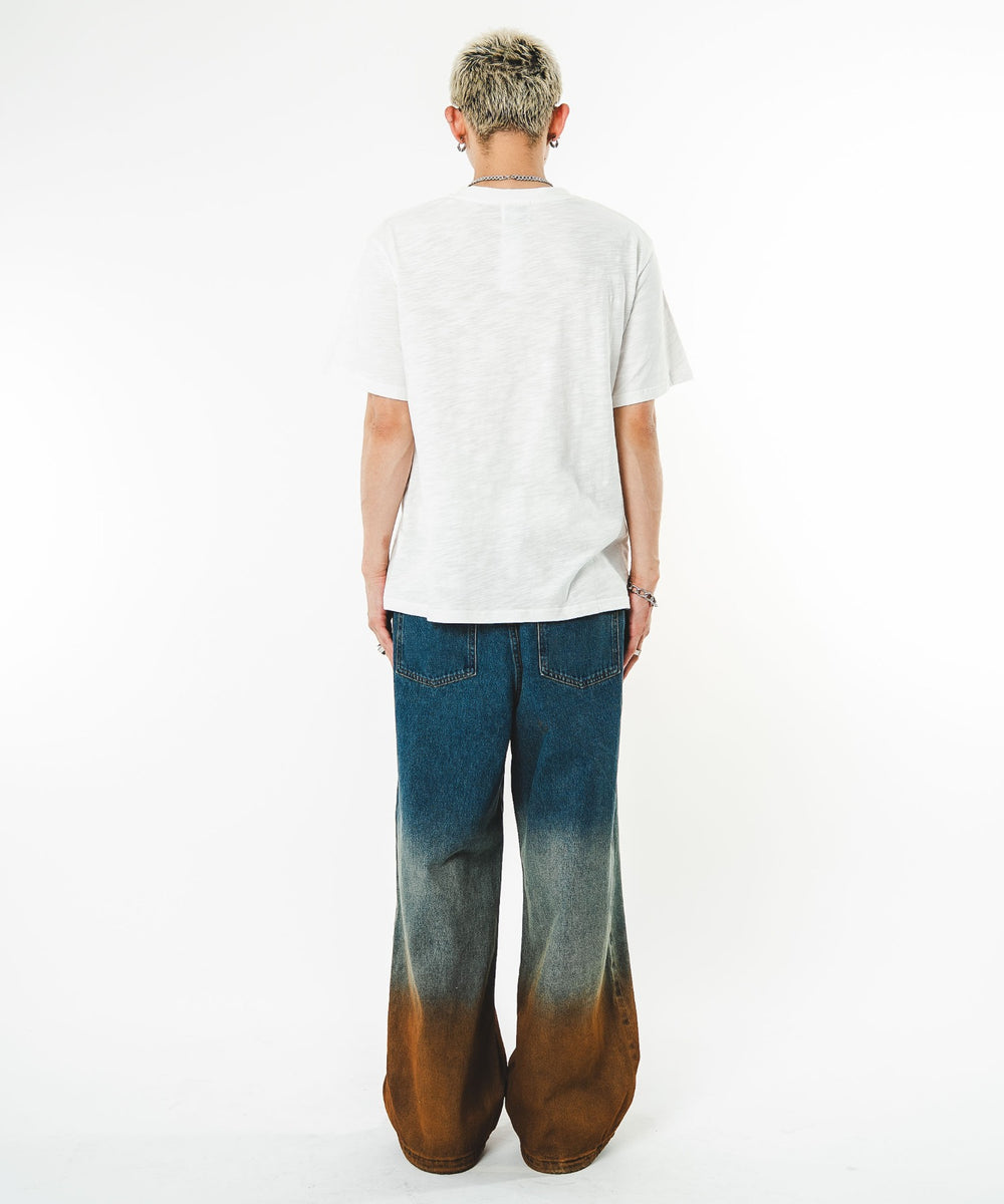 ホワイト モデル：180cm FREE着用