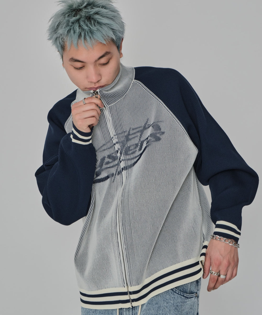 オフホワイト モデル：178cm L着用
