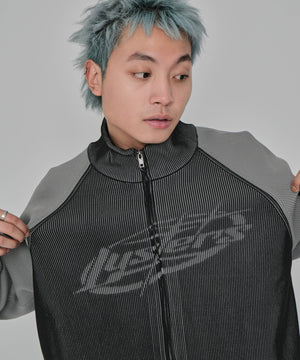 ブラック モデル：178cm L着用