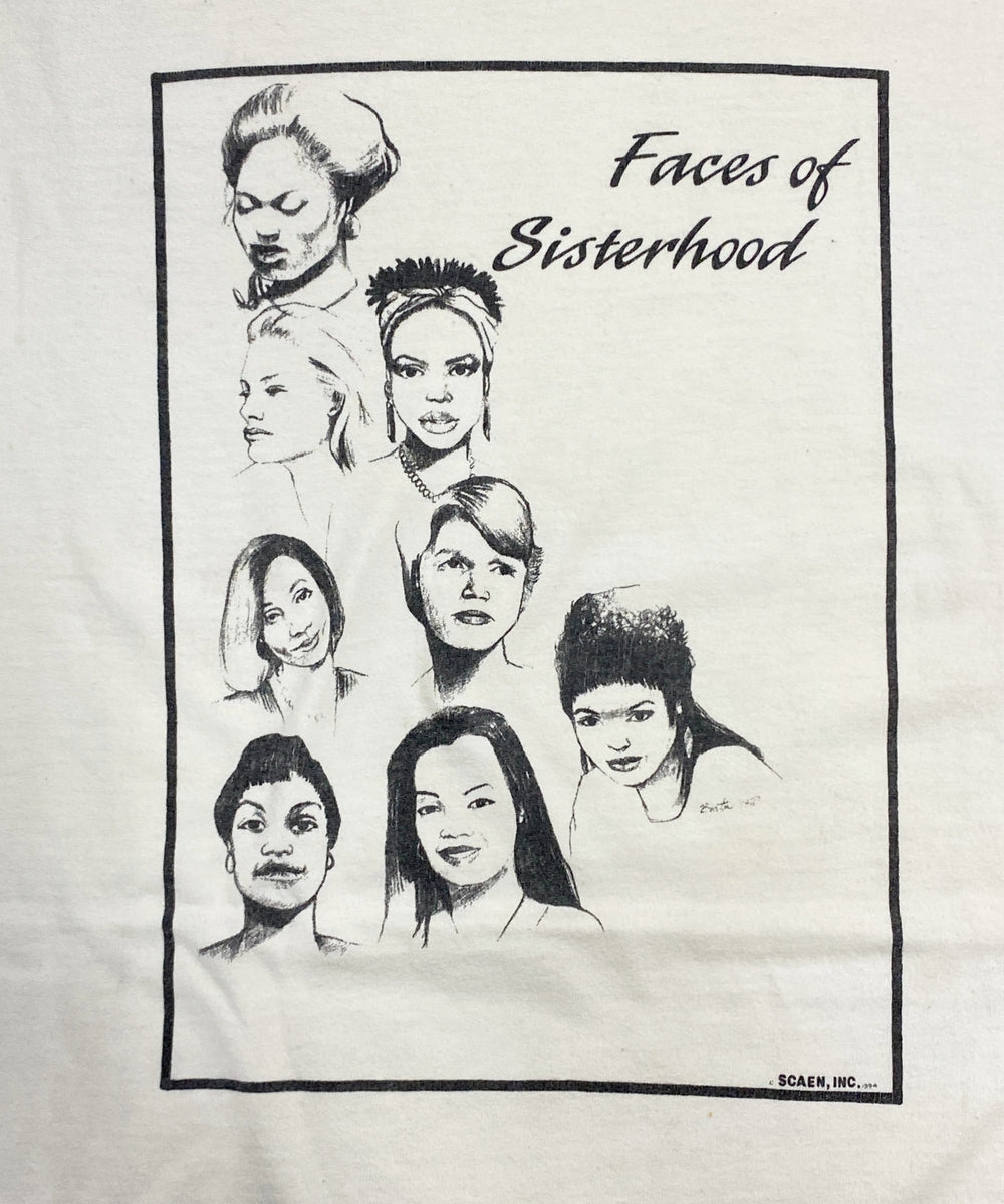 Faces of Sisterhood アートTシャツ